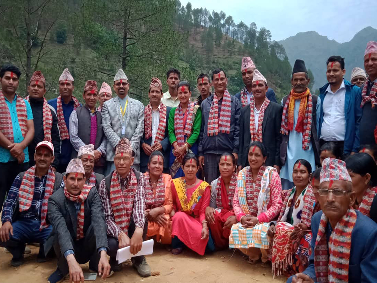 बैतडीको सुर्नयाका जनप्रतिनिधिहरुले लिए शपथ 